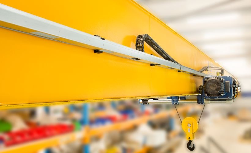 An EOT crane outfitted with an e-chain system from igus