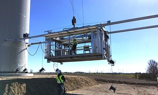 Maintenance platform for wind turbines