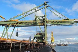 Bulk handling cranes