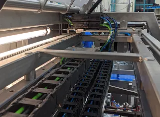 Bread packaging machine energy chains