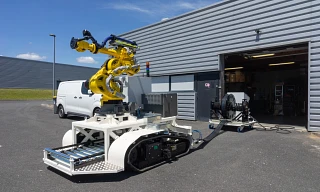 Autonomous robot with e-spool